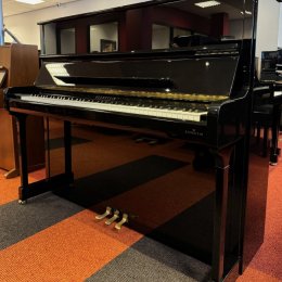 C. Bechstein A1 von 2011 in Schwarz glänzend