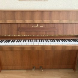 Steinway & Sons Z 114 von 1968 in Nussbaum matt